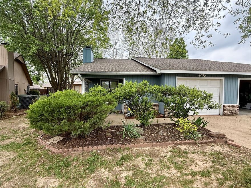 Convenient Rogers Duplex with Sunroom & Private Courtyard!
2-bedroom duplex located in a great Rogers location close to schools, shopping, dining, and everyday conveniences. This home features a functional layout with a one-car garage, spacious living area, and an added sunroom perfect for relaxing, office space, or additional sitting area.
The interior offers tile flooring throughout all main living areas with carpet in the bedrooms for added comfort. The Jack-and-Jill style bathroom includes a tub/shower combination and convenient access from both bedrooms.
Enjoy the privacy of your own fenced courtyard—ideal for outdoor seating and low-maintenance enjoyment.
Owner to manage property with approved application.
NO PETS FIRM