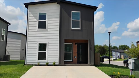 Photo of 1100 Indiana Avenue, Bentonville, AR 72713 (MLS # 1359872)