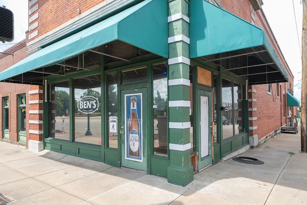 Prime Downtown Investment Opportunity!
Located in the heart of historic downtown Fort Smith, this commercial property offers a rare chance to own a multi-tenant building in one of the city’s most vibrant areas. Featuring four separate business opportunities, this property boasts strong potential. Surrounded by local restaurants, retail shops, and cultural attractions, the location enjoys heavy foot traffic and excellent visibility. With charming architectural character, this is a turn-key investment with long-term upside. Whether you’re looking to expand your portfolio or step into downtown development, this property is a must-see!