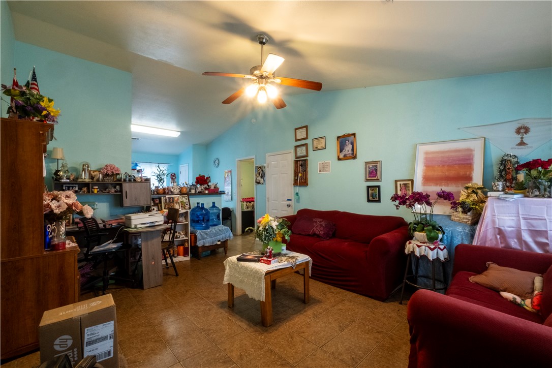 Photo 4 of 21 of 1137 S Sherman Avenue house