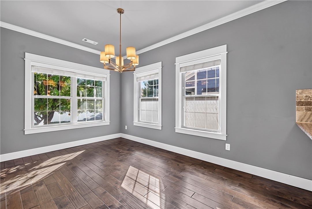 1734 S 39th Place