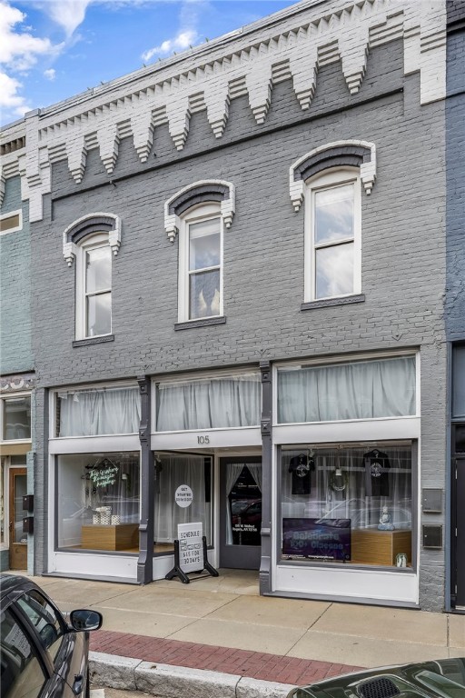 Lease space in the Vibrant Historic District in Downtown Rogers. Great condition with high ceilings, hardwood floors, exposed brick walls and a built in service desk & storage. Upgraded bathroom. Private back entry off alley. Tenant pays internet, electric & gas utilities. Walk in cooler working condition is unknown.
