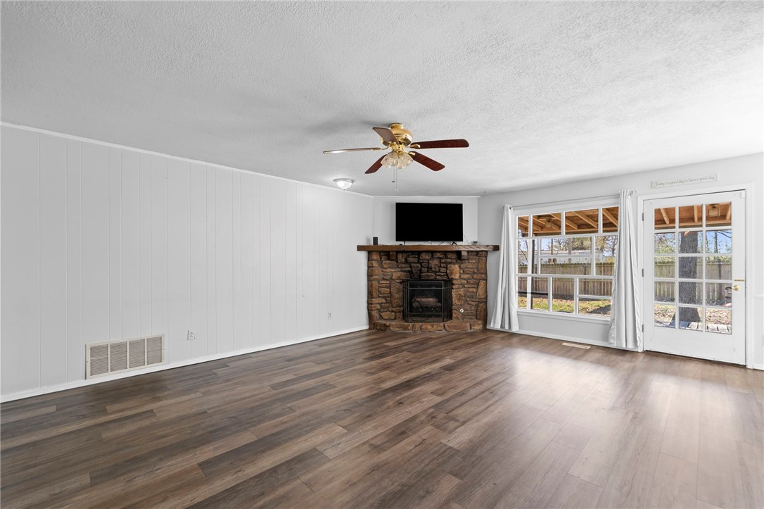 Hickory Hills Sub Siloam Spgs - Residential