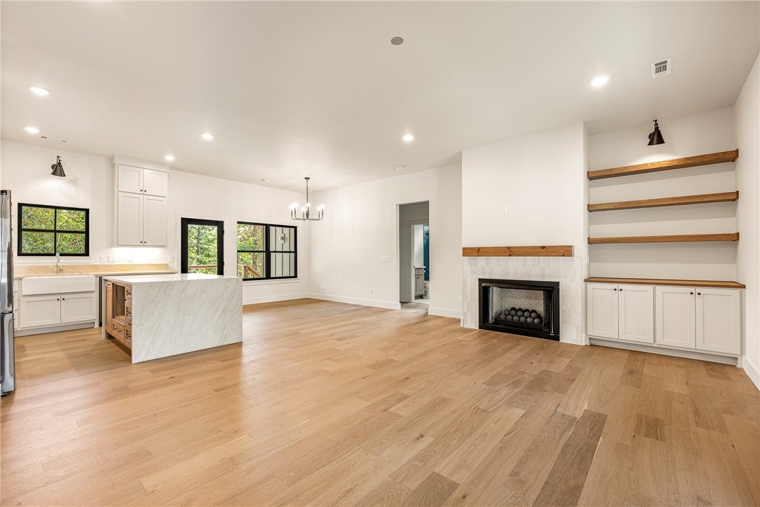 25 Salisbury Drive