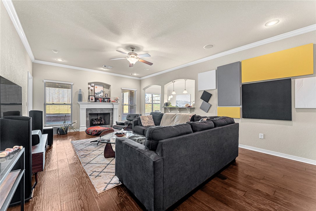 Chelsea Point II Rogers - Residential