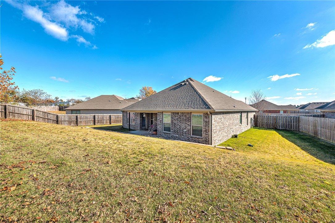 Chelsea Point II Rogers - Residential