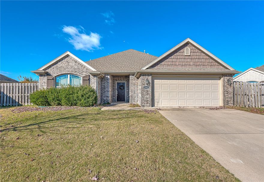 Impeccably maintained 3 bed/2 bath all-brick home built by Riverwood Homes (2018) in a desirable Rogers location! This single-owner, energy-efficient home features a sought-after split floor plan, beautiful finishes, and modern amenities. Enjoy granite countertops in the kitchen & baths, a gas fireplace, and crown molding. The spacious Primary Suite includes a luxury bath with a whirlpool tub, walk-in shower, and private water closet. Features include a covered patio, pull-down attic storage, and a private backyard. Excellent location, close to everything Rogers has to offer. Move-in ready!

Seller is offering $3500 towards buyers closing costs with an acceptable offer and approved borrowers will receive preferred lender credit.