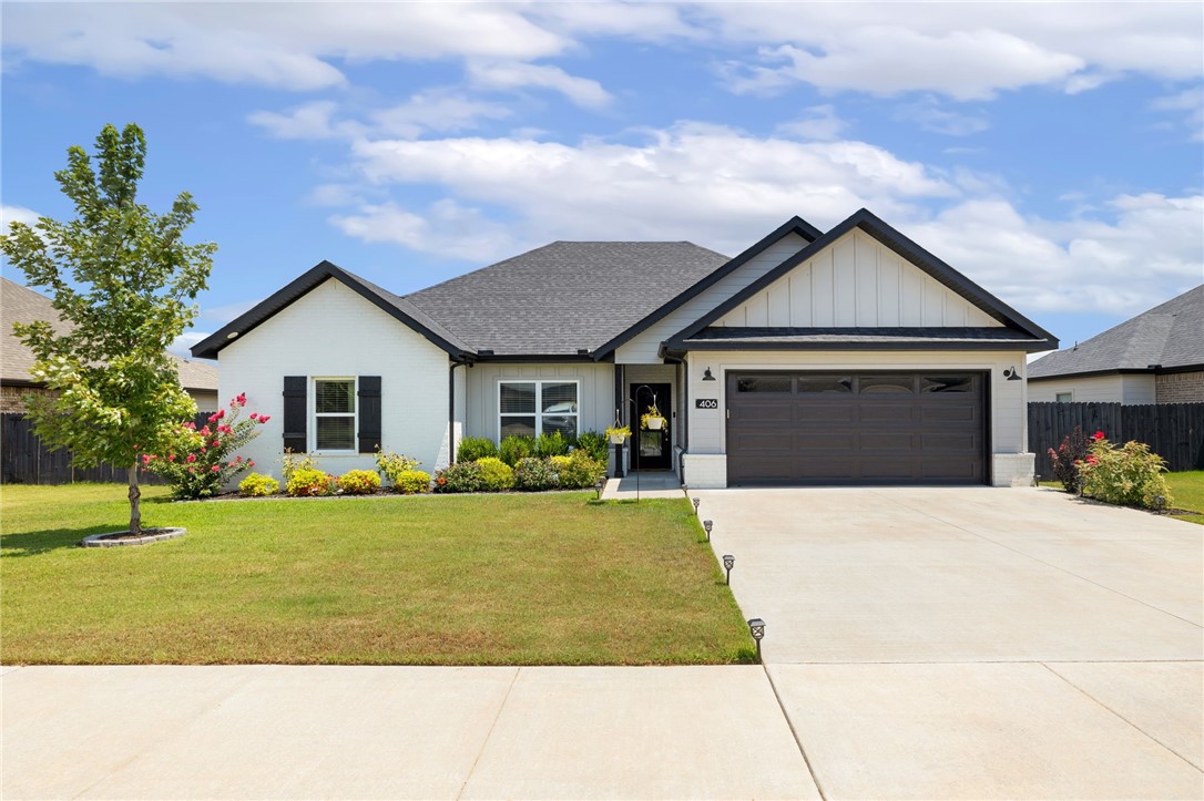 Welcome to this immaculate and beautifully maintained, move in ready home!
With curb appeal off the charts, the inside will be a delight! A large living area with corner gas fireplace creates a comforting and functional area for gathering and relaxing.
The nearby eat in kitchen with granite countertops, breakfast bar, pantry, and tons of cabinets make this a chef's delight! Whether preparing for your family or for a large gathering, there is plenty of room for it all.
The split floorplan offers convenience and is highly desirable. With LVP throughout, there is no carpet to maintain or deal with! The primary suite is elegant and large making it a dreamy addition to this already amazing home.
Picture yourself enjoying your morning coffee, dinner , or just relaxing in the pleasant Arkansas evenings on your giant covered back deck overlooking the large and level backyard.
With a minisplit in the garage, enjoy comfort while working on cars or working out! This home checks all the boxes, come see!