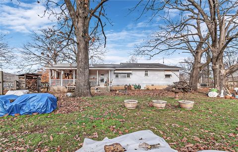 Single Family Residence in Fayetteville AR 1967 Huntsville Road 29.jpg