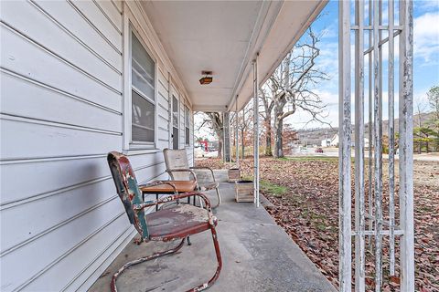 Single Family Residence in Fayetteville AR 1967 Huntsville Road 3.jpg