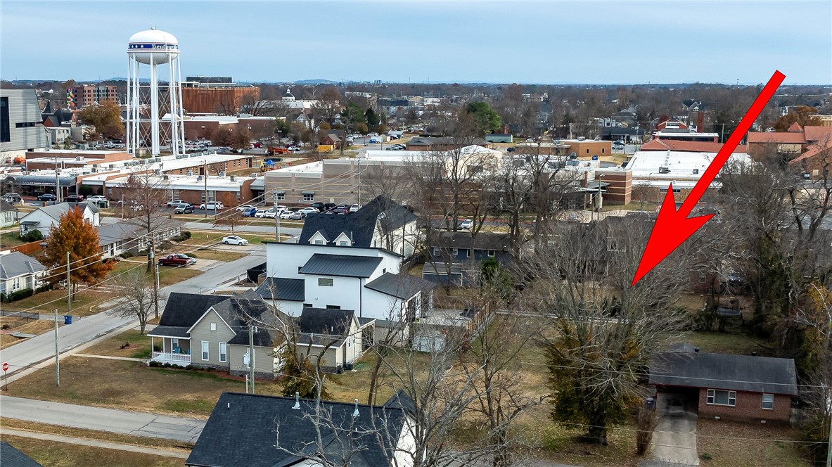 Discover Your Dream Downtown Lot in Bentonville!
This prime 60' x 150' lot, complete with convenient alley access, offers the perfect opportunity to design and build your dream home in one of Bentonville's most desirable areas. Situated in the sought-after Northwest inner quadrant, surrounded by beautiful multi-million dollar homes, this property is a rare gem that combines location, space, and lifestyle.
Downtown Bentonville is the heart of a vibrant community, known for its world-class restaurants, charming boutique shops, and the convenience of a local grocery store just a stroll away. Enjoy the city's unique blend of small-town charm and modern amenities, all within walking distance. From cultural events and bike trails to farmer’s markets and the renowned Crystal Bridges Museum, Bentonville offers an unmatched lifestyle you’ll love to call home.
Don’t miss this chance to be part of the thriving and welcoming Bentonville downtown scene.