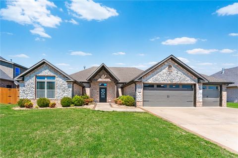 Photo of 410 Chaparral Street, Centerton, AR 72719 (MLS # 1343815)