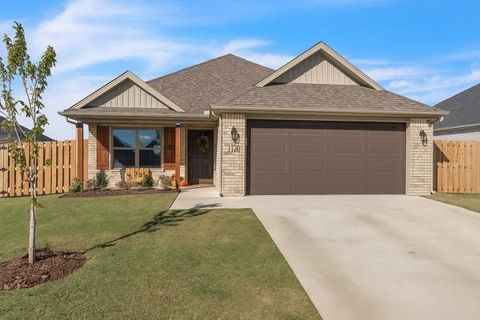 Photo of 1110 Greendale Avenue, Lowell, AR 72745 (MLS # 1326106)
