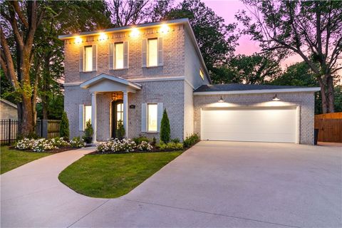 Photo of 1615 N Garland Avenue, Fayetteville, AR 72703 (MLS # 1296648)