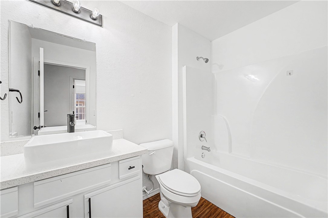 CARRIAGE SQUARE COURT HPR-BENTONVILLE - Residential