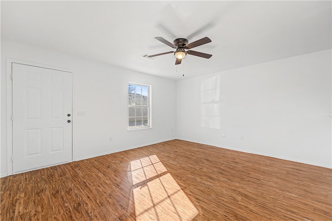 CARRIAGE SQUARE COURT HPR-BENTONVILLE - Residential