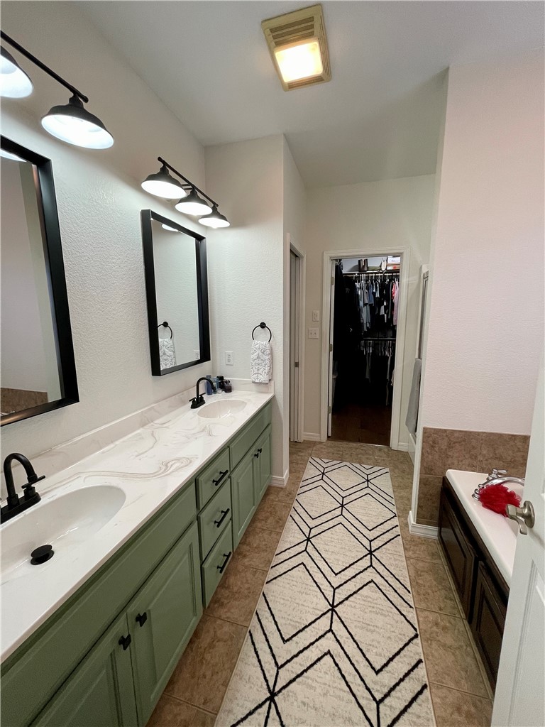 COVE LANDING PHASE IV - Residential