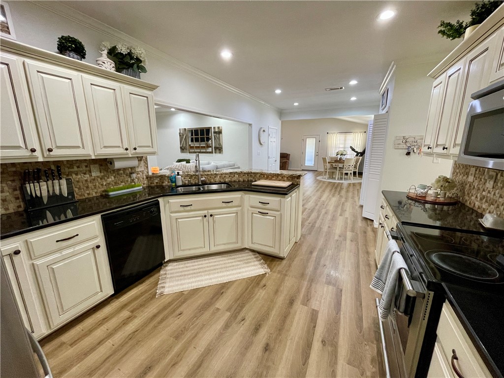 COVE LANDING PHASE IV - Residential