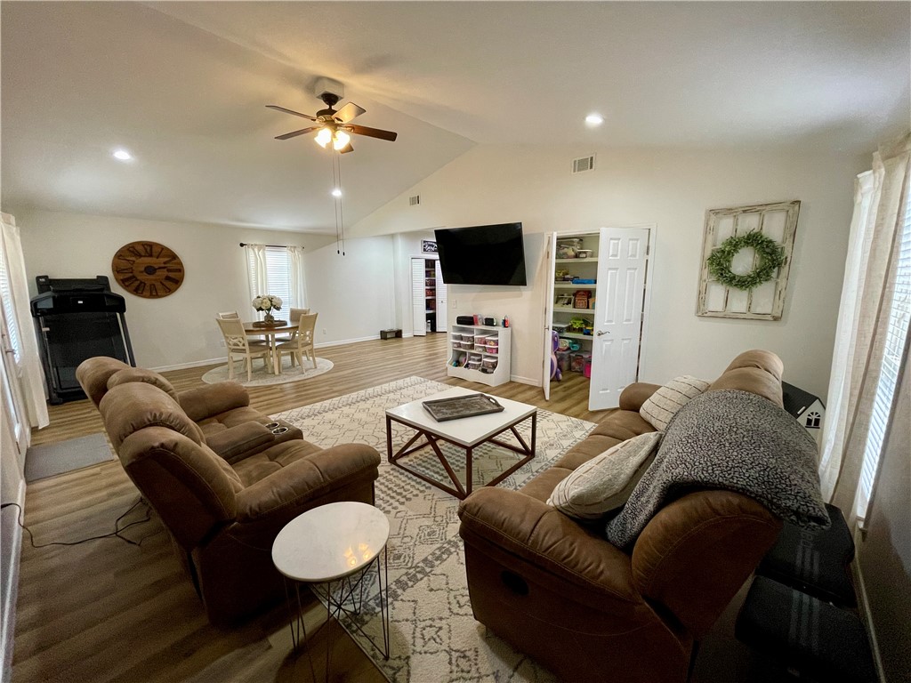 COVE LANDING PHASE IV - Residential