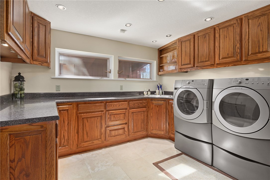 Lisa Capri And Pine Ridge - Residential