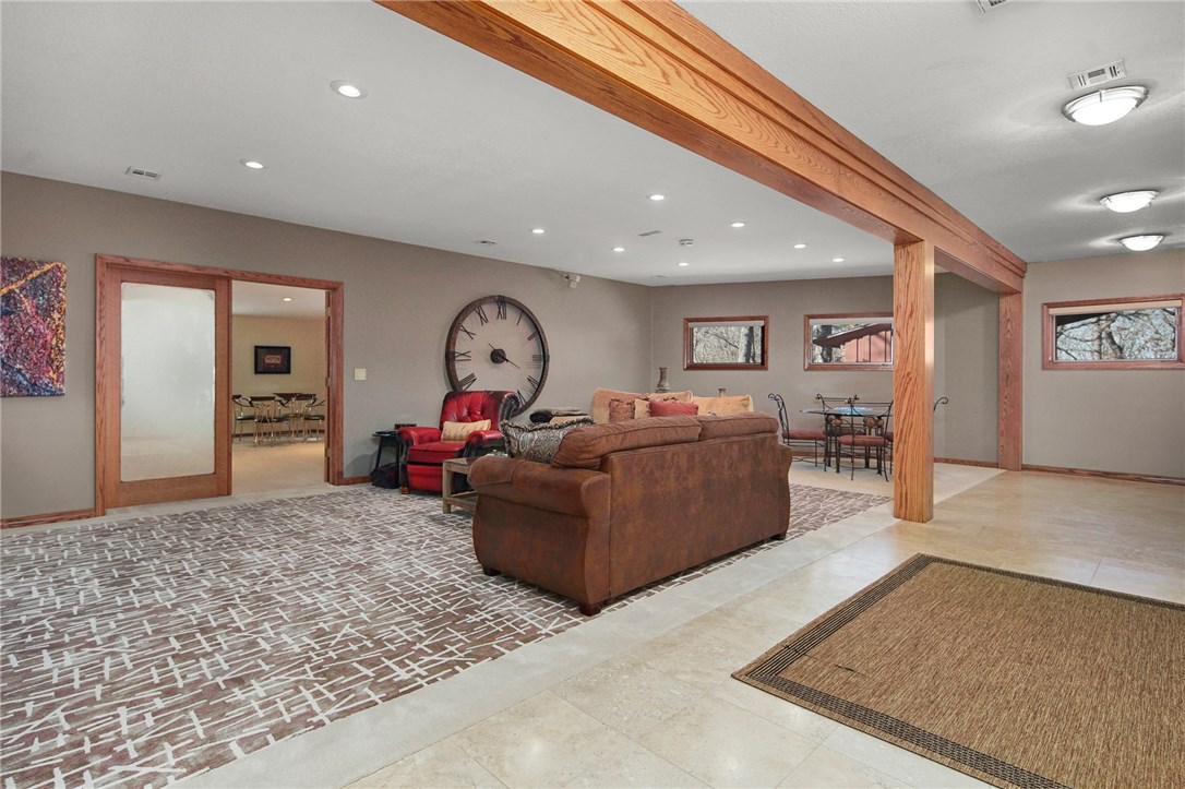 Lisa Capri And Pine Ridge - Residential