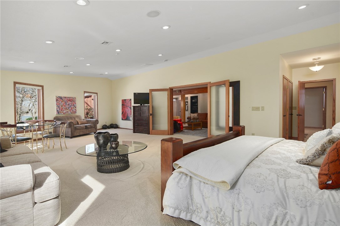 Lisa Capri And Pine Ridge - Residential