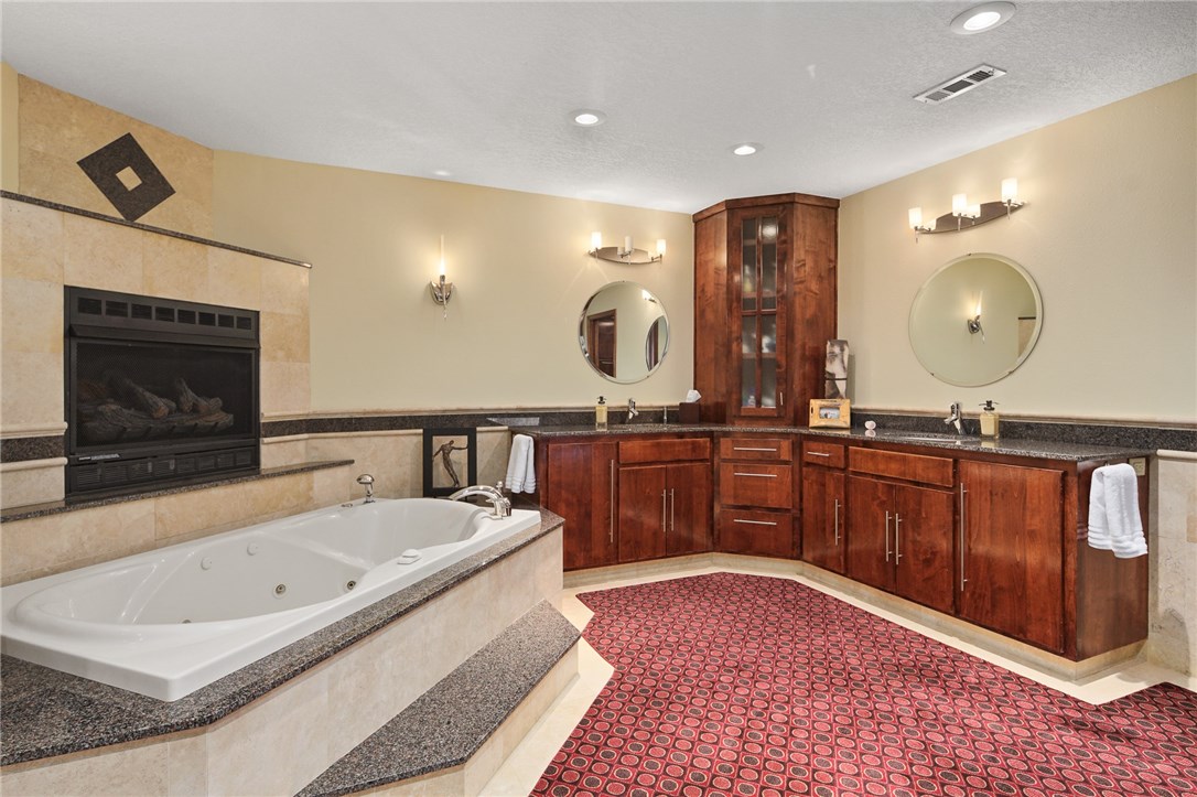 Lisa Capri And Pine Ridge - Residential