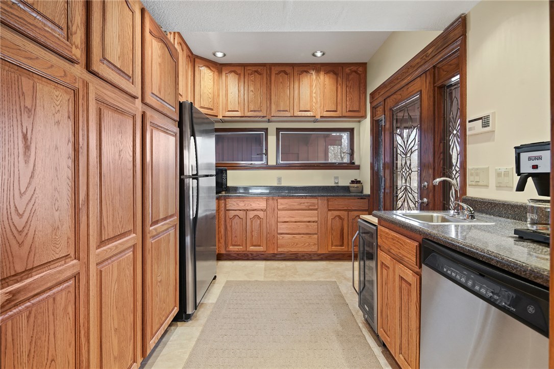 Lisa Capri And Pine Ridge - Residential