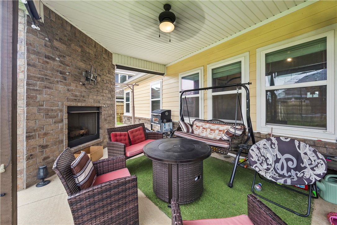 MAPLE ESTATES PH IA-CENTERTON - Residential Lease