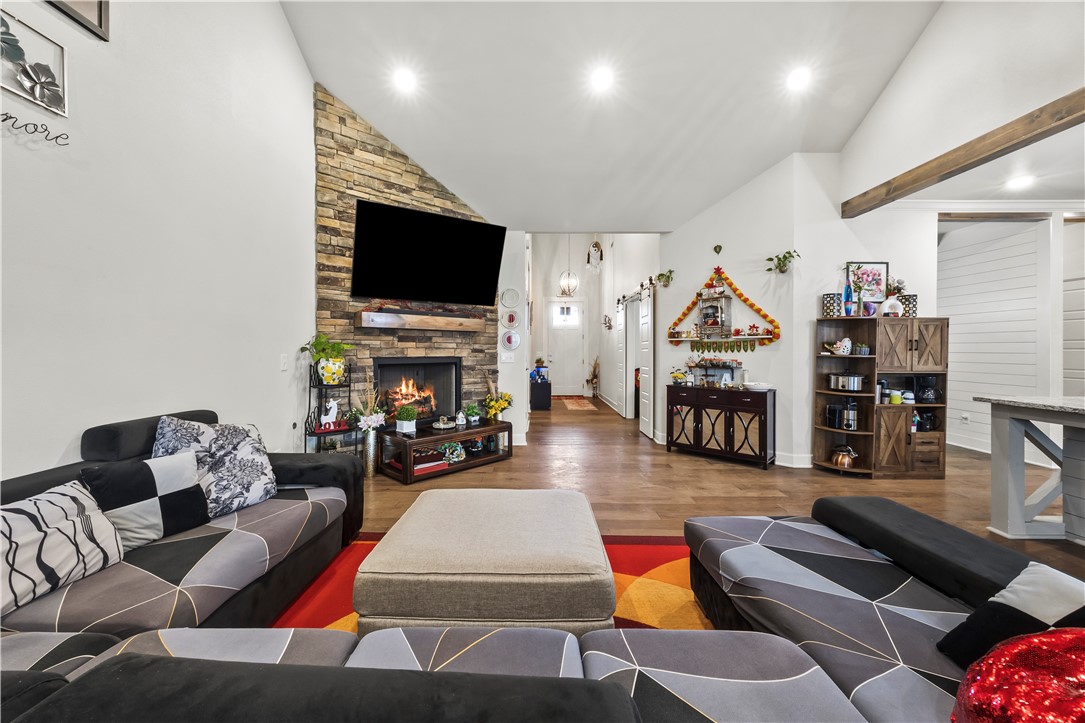 MAPLE ESTATES PH IA-CENTERTON - Residential Lease