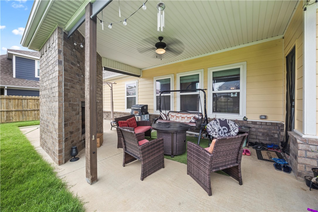 MAPLE ESTATES PH IA-CENTERTON - Residential Lease