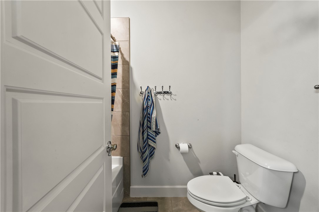MAPLE ESTATES PH IA-CENTERTON - Residential Lease