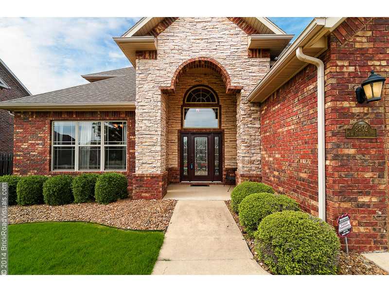 This idyllic home in White Oak Trails of Bentonville is ready for its new owners! Tons of amenities, including a storm shelter, security system, and central vac plus the neighborhood has a private pool and playground! Formal dining room inside plus eat-,in kitchen! Stainless appliances and granite add that finishing touch of style. All bedrooms are on the same floor. Tray ceilings in the master bedroom plus a HUGE, classy bath with spa tub and walk in tiled shower. GORGEOUS HOME, FANTASTIC LOCATION!