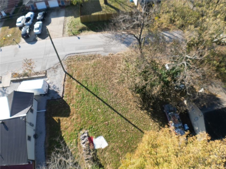 Fantastic .17-acre lot in a prime Siloam Springs location! This versatile property offers an excellent opportunity to build your dream home or an investment property. Conveniently situated just minutes from vibrant downtown Siloam Springs and with quick access to Hwy 412, you’ll enjoy easy proximity to shopping, dining, schools, parks, and all the amenities the area has to offer. Whether you're looking to create a personal retreat or develop a rental or resale opportunity, this lot provides the ideal foundation. Don’t miss out on this great location with endless potential!