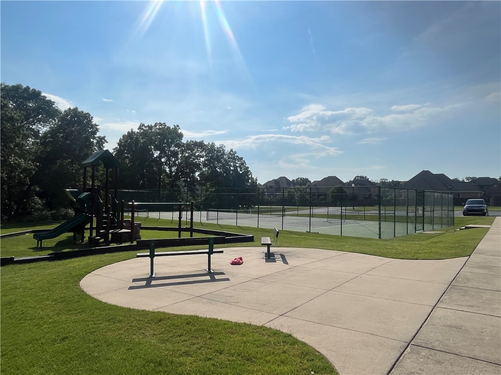 Oak Tree Centerton - Residential