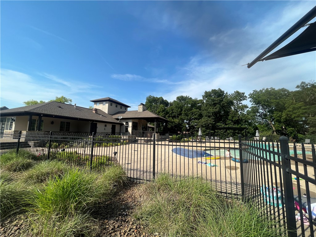 Oak Tree Centerton - Residential