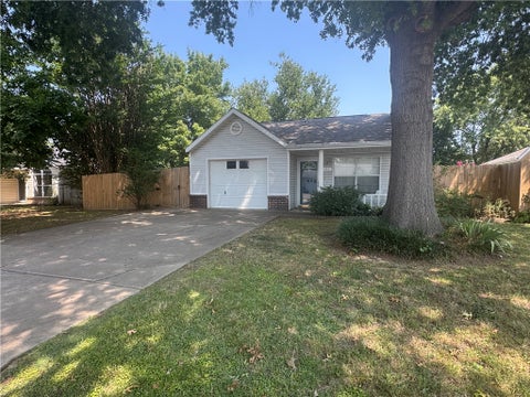 Photo of 462 E Mimosa Lane, Fayetteville, AR 72703 (MLS # 1359357)