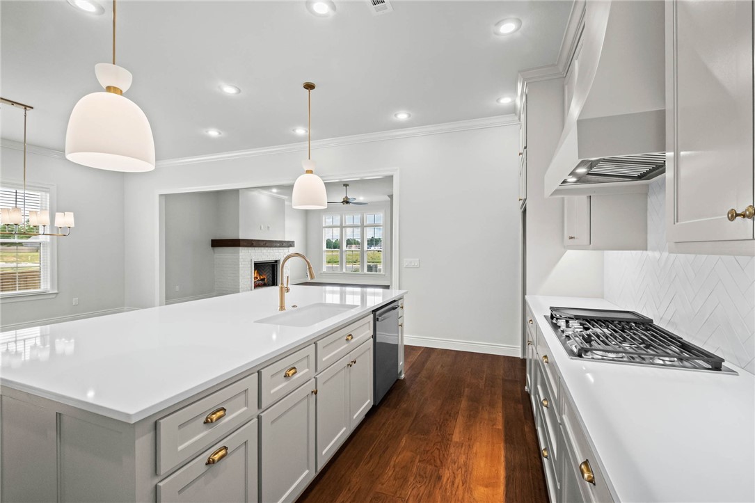 County Line Square - Residential