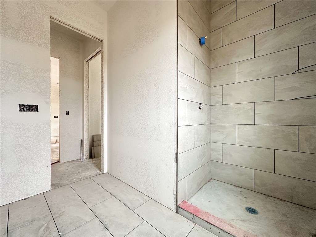 County Line Square - Residential