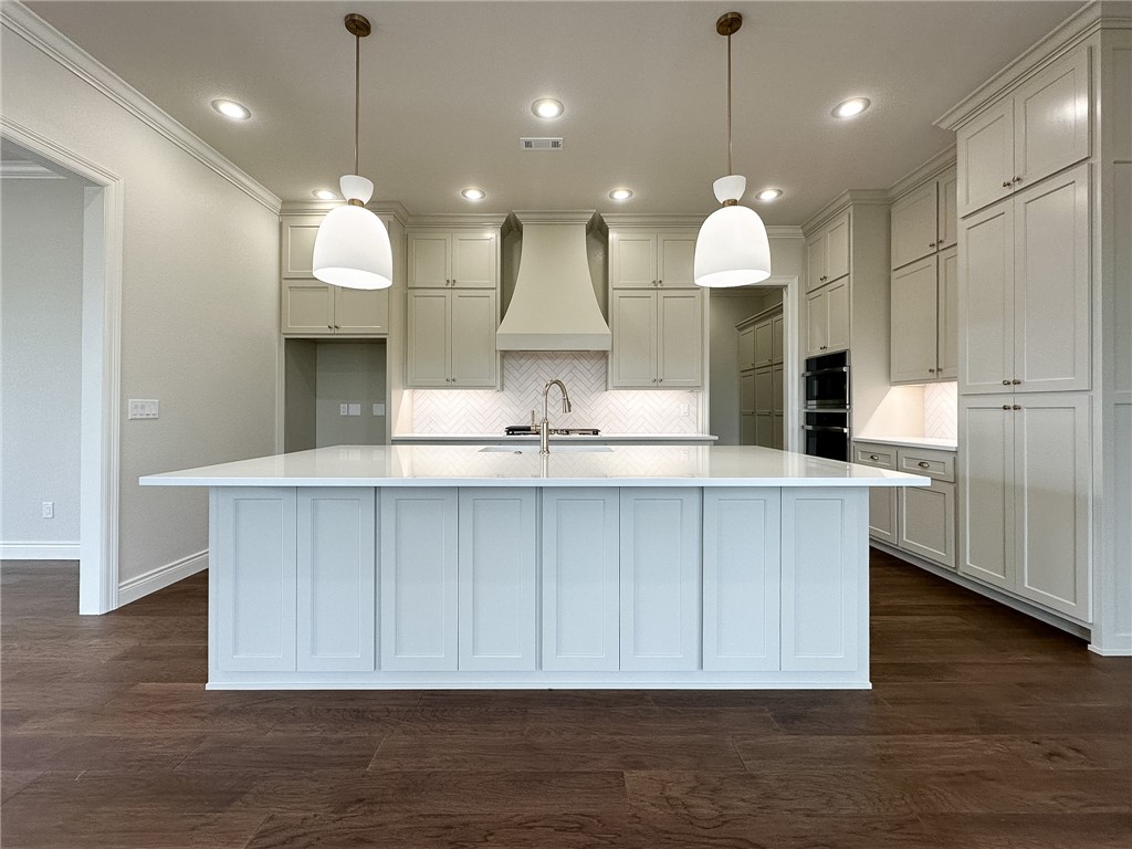 County Line Square - Residential