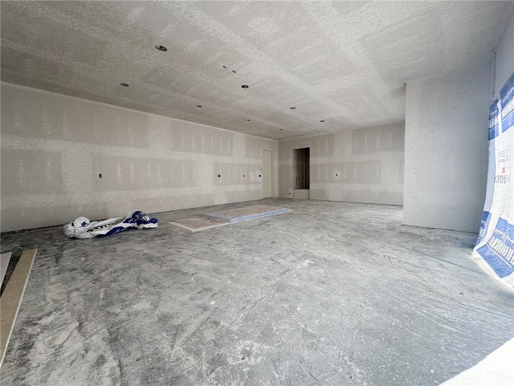 County Line Square - Residential