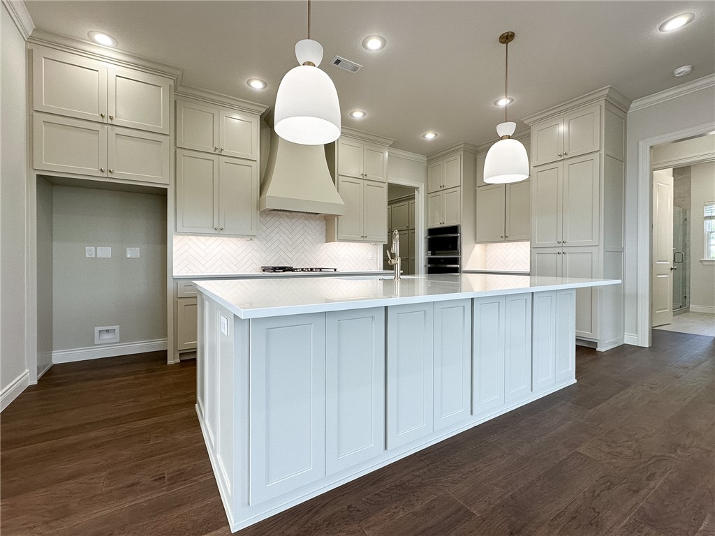 County Line Square - Residential