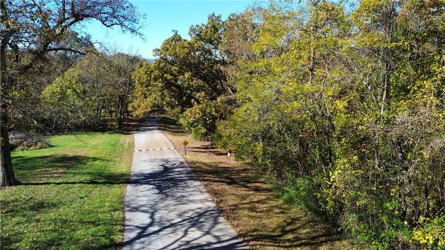 Escape to the Ozarks! This beautiful 2-acre property sits just outside the historic town of Gilbert, Arkansas, one of the most charming and peaceful destinations in the state. With the Buffalo National River less than a mile away, you’ll have easy access to kayaking, fishing, hiking, and wildlife watching — all from your doorstep.