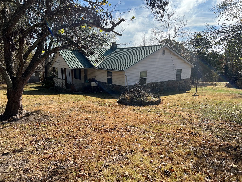 This charming 3-bedroom, 2-bathroom home sits on 30.2 peaceful acres, offering a perfect balance of nature and comfort. With 1,400 sq ft of cozy living space, this residence is a fantastic choice for anyone seeking a tranquil lifestyle close to the Buffalo National River. The home is surrounded by opportunities for wildlife observation and outdoor activities, making it an ideal spot for nature enthusiasts or anyone dreaming of a hobby farm. The land is versatile, ready to support your gardening, farming, or recreational pursuits. This is more than just a home; itās a retreat with endless possibilities for rural living. This property consist of 2.5 acres in Marion County and 27.7 acres in Searcy County.