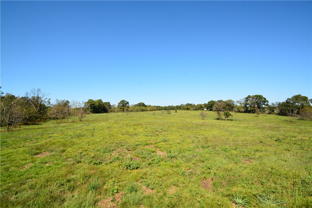 One of a kind subdivision in Northwest Arkansas with 10+ acreage lots! Build your dream home with lots of space in a quiet setting. Choose a nice rolling lot or a more wooded lot towards the back of the subdivision. Located just minutes to XNA and 20 minutes to Bentonville. Close to Gentry, Siloam Springs, and Springdale. City water is ran throughout the subdivision. Electric is at the street.