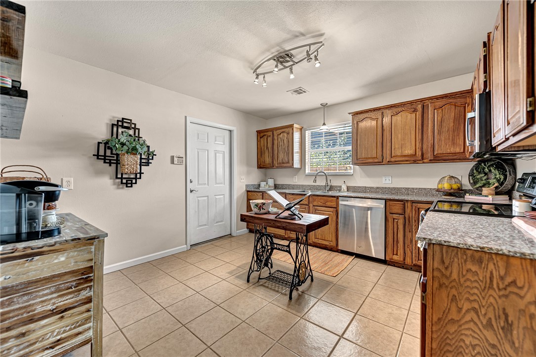 Seminole Hills Rogers - Residential