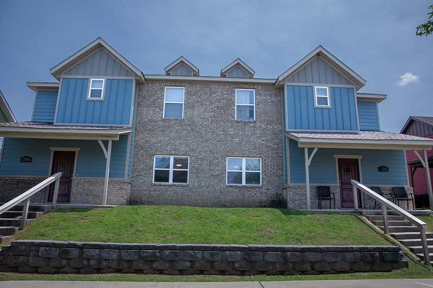 Rare opportunity to own a nearly new duplex just 8 minutes from the University of Arkansas! Each unit offers 4 spacious bedrooms, 4.5 baths, and approx. 2,000 sq ft of modern living featuring sleek granite countertops, enjoy modern  finishes throughout. Includes a convenient half bathroom for guests and spacious garage with plenty of storage.
Perfect for student housing, extended families, Located in a high-traffic area near local shopping centers parks and entertainment.  Strong rental potential. Live in one, rent the other – or rent both for maximum cash flow! Contact now for more info or a private showing.