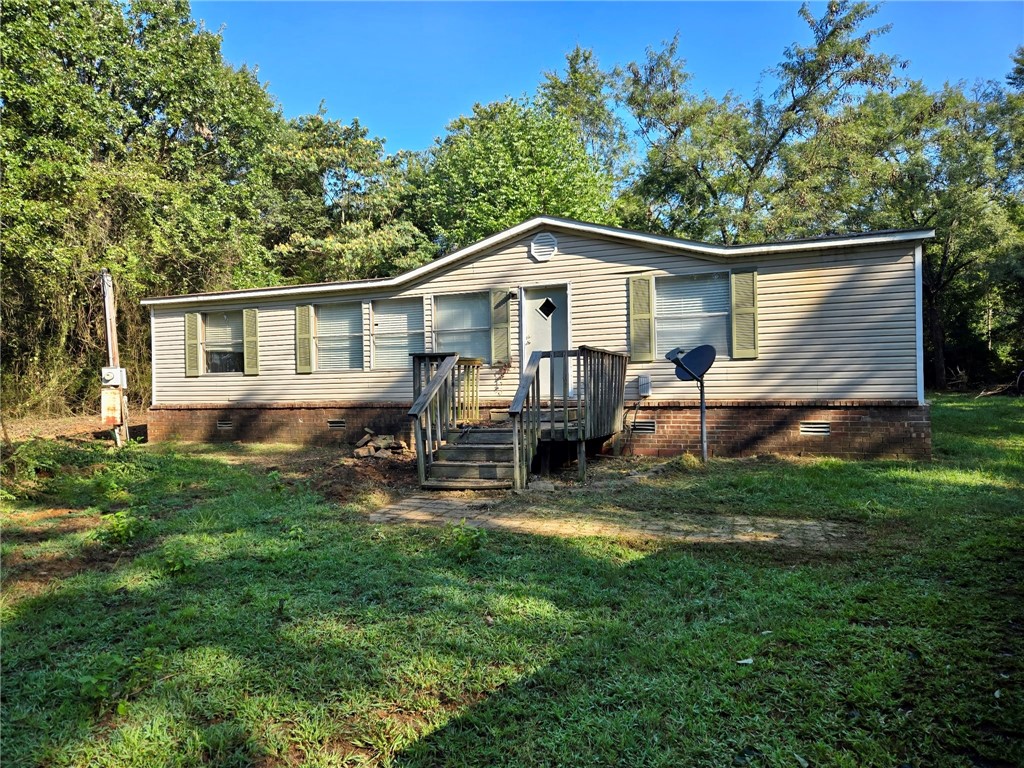 Looking for a quick fixer upper to make it your very own home. Maybe looking for you a place to fix & rent out? Whatever the case may be, make sure & take a look at this home that needs some love sitting on about 1.55 acres. Call & book your showing today.