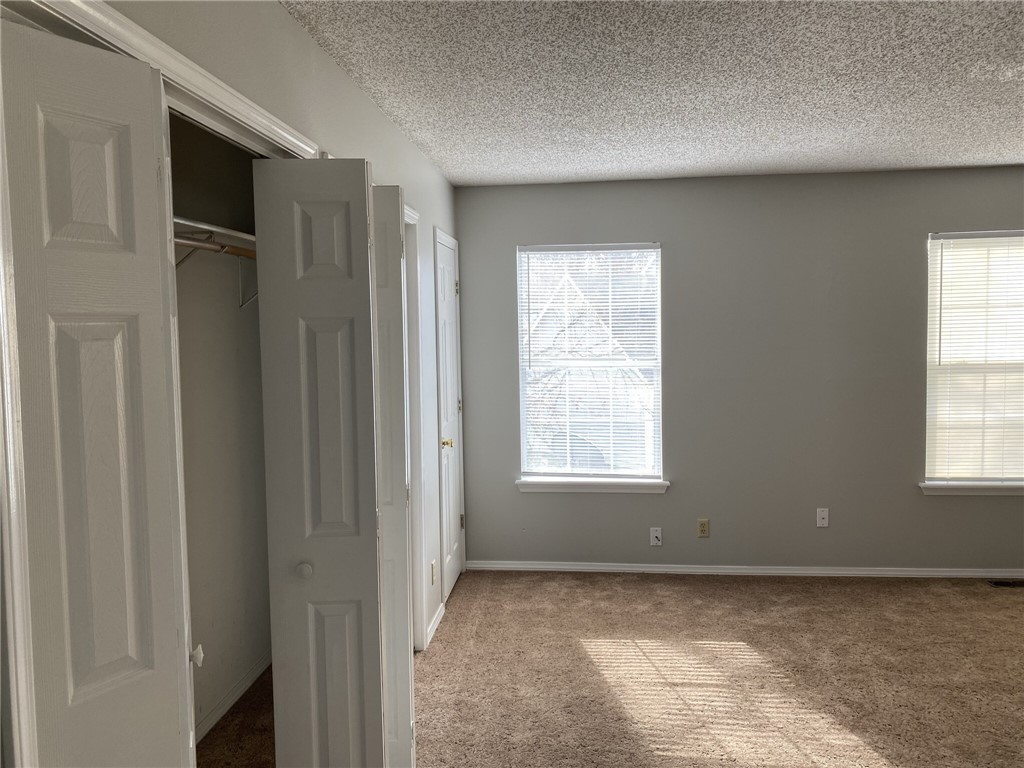 APPLEGATE SUB-BENTONVILLE - Residential Lease