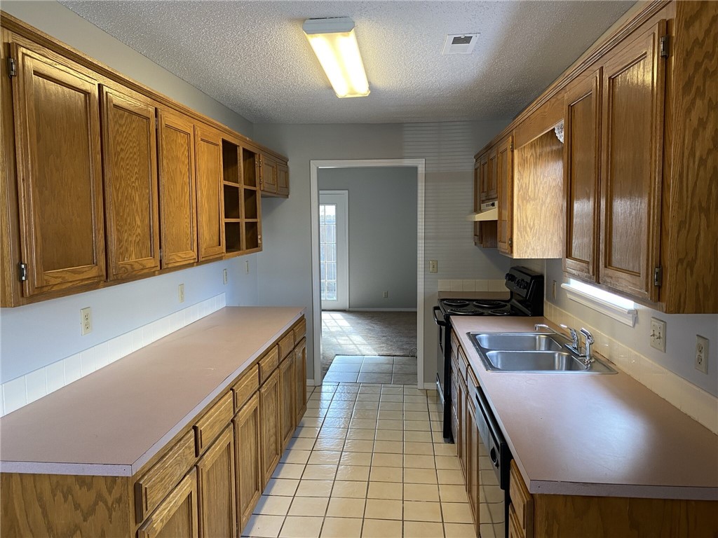 APPLEGATE SUB-BENTONVILLE - Residential Lease